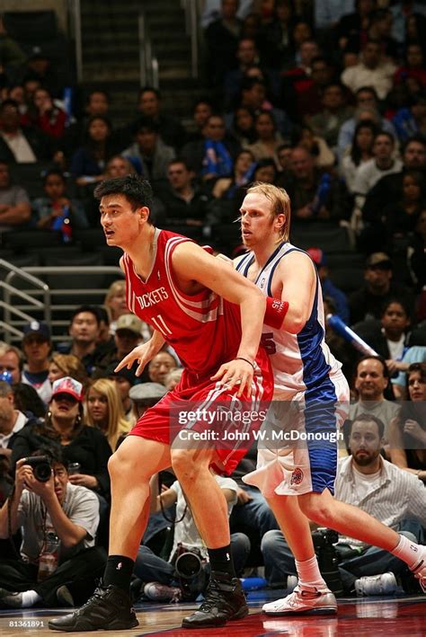 Houston Rockets Yao Ming in action vs Los Angeles Clippers Chris ...