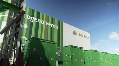 El Gobierno impone 7 000 millones en impuestos a bancos y energéticas