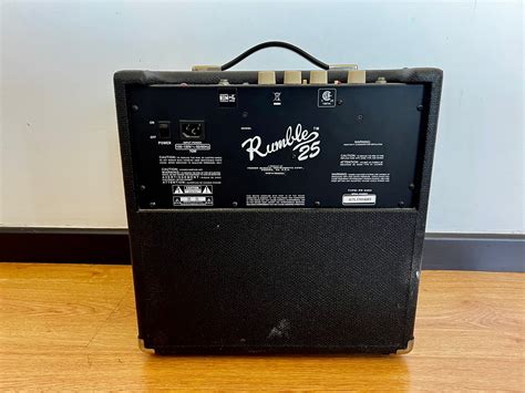 Amplificador Fender Rumble 25 Cambalucho