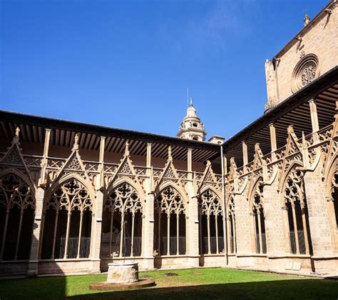 Arcadas G Ticas Ornamentadas Del Claustro De La Catedral De Pamplona