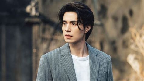 3 Fotos De Lee Dong Wook Con Traje Que Te Harán Enamorarte Del Guapo