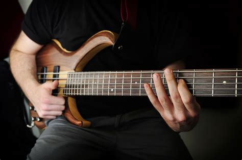 Slap Bass Technique - How to Play Bass