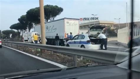 Incidente Sulla Pontina Furgoncino Contro Camion Code Verso Roma