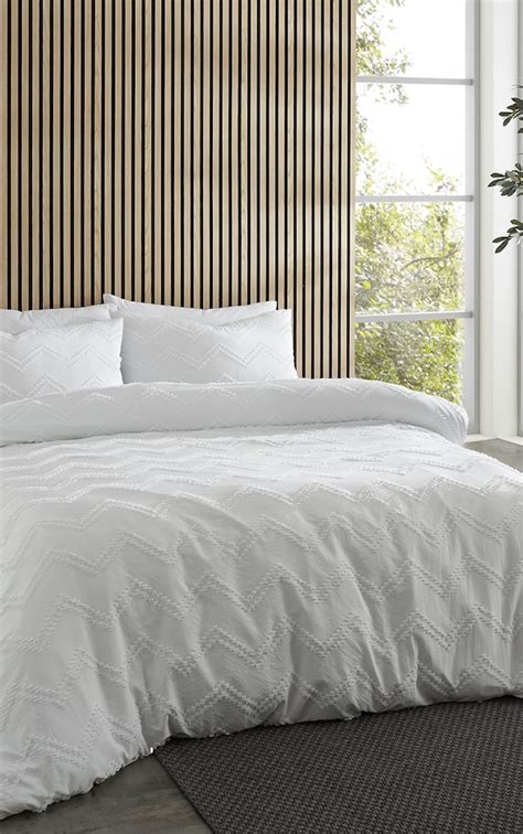 Catherine Lansfield Chevron King Duvet Set White Prettylittlething Aus