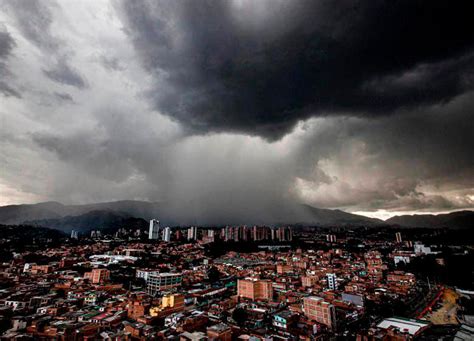 Saque El Paraguas Las Lluvias En El Valle De Aburrá Van Hasta Febrero