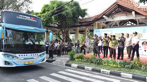 Pemkab Sidoarjo Berangkatkan Warganya Untuk Mudik Gratis