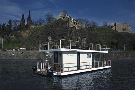 No1 Houseboat Exterior