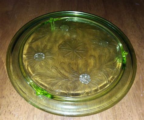 Jeanette Usa Green Depression Glass Cake Plate Sunflower Daisy Footed