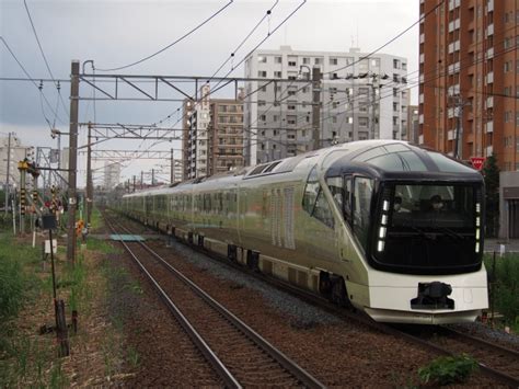 JR東日本E001系電車 TRAIN SUITE 四季島 E001 10 発寒駅 鉄道フォト写真 by 熱血男子さん レイルラボ