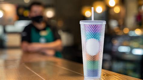 Starbucks Se Llena De Amor Y Color Con Nuevo Vaso De Colecci N