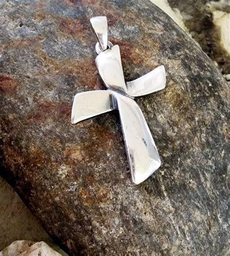 James Avery Retired Large Cross Pendant Neat Piece U Gem