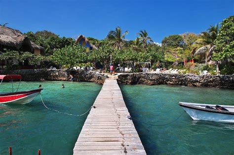 Isla Pirata En Las Islas Del Rosario Del Mar Caribe Colombia Foto