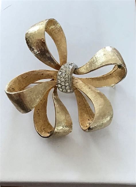 Vintage Coro Pin Bow Gem