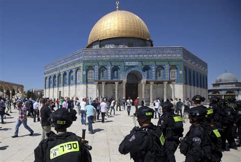 Israeli Police Clash With Palestinians At Al Aqsa Mosque Ya Libnan