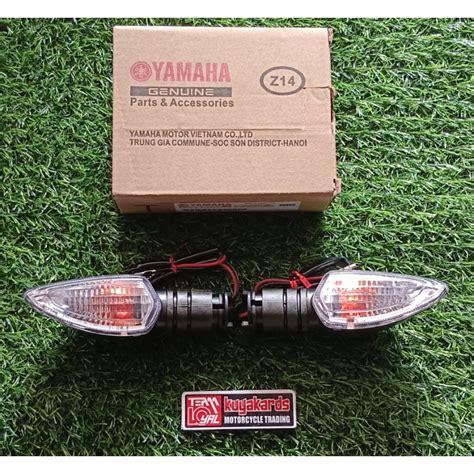 YAMAHA GENUINE REAR SIGNAL LIGHT AEROX V1 SNIPER 150 V1 V2 Shopee