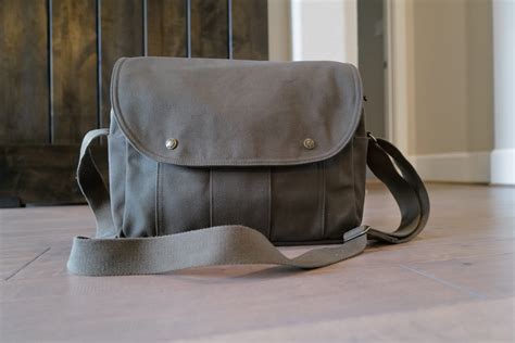 Filson Workshop Messenger Bag – The Brooks Review