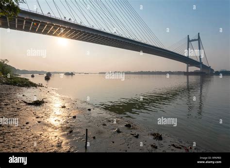 Vidyasagar Setu Kolkata Hi Res Stock Photography And Images Alamy