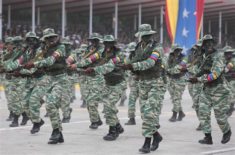 En Fotos As Se Realiz El Desfile C Vico Militar Del De Julio