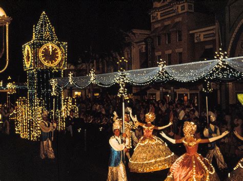 See the Main Street Electrical Parade at The Magic Kingdom in 1984 ...