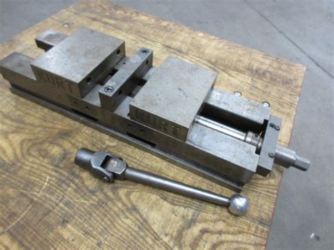 Machines Used Kurt Dl A Double Lock Vise With Handle