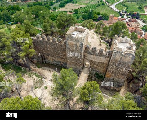 Anento Zaragoza Restos Del Castillo Considerado Uno De Los Pueblos