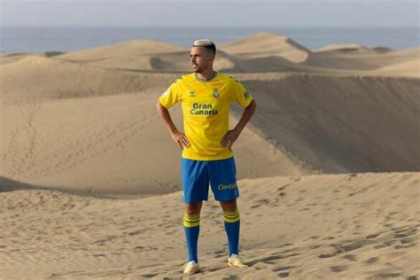 Nova Camisa Da UD Las Palmas 2023 2024 Hummel MDF