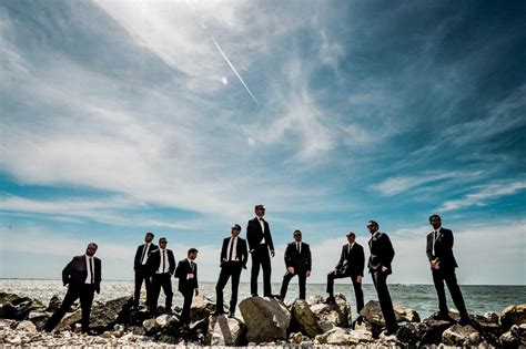 What Is The Role Of The Best Man And The Groomsmen The Bridal Tip