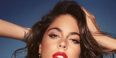 Tini Stoessel Enamora Con Sus Labios De Fresa Y Redobla La Apuesta