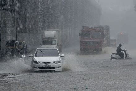 Count Heavy Monsoon Rain Lashes Mumbai Maharashtra India Jul