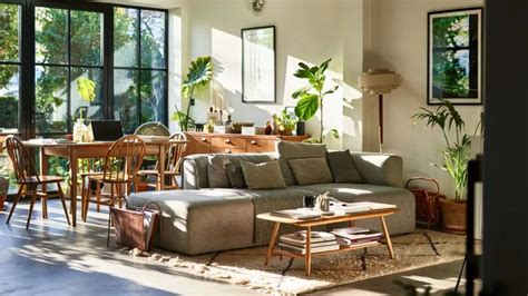 5 Things in Your Living Room Home Organizers Say you Should Toss ...