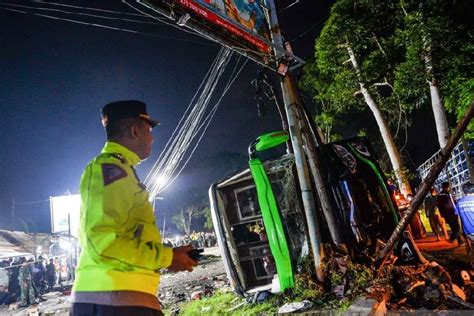 Evakuasi Pelajar SMK Lingga Kencana Depok Pemkot Kirim Ambulans Dan