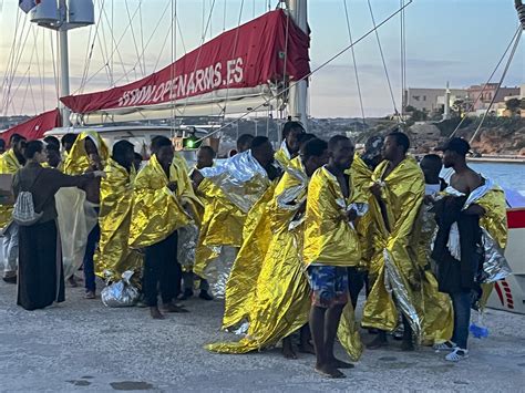 Over Migrants Brought To Italys Lampedusa Center In A Day Efe