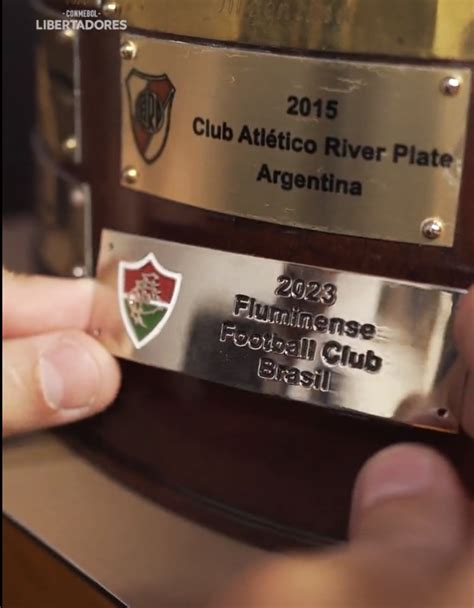 Vídeo Está gravado Troféu da Libertadores recebe a placa do