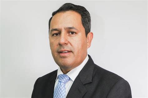 Óscar Cruz es juramentado como presidente del Organismo Judicial