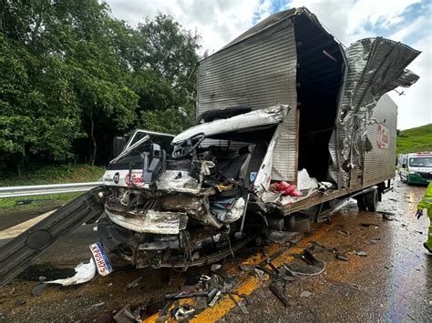 Acidente entre carreta e caminhão deixa feridos na BR 116 Marcelo Lopes