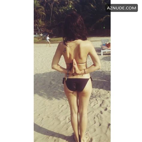 Sapna Pabbi Hot Pics Collection Aznude