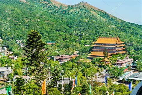 Monasterio De Po Lin Situado En La Meseta De Ngong Ping En La Isla De