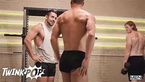 Heterosexuelle Latino Männer versuchen das erste mal anal sex outdoor xHamster