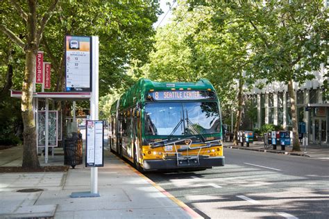 Metro and Seattle DOT team up to ease Route 8 traffic choke points ...