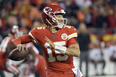 Mahomes Throws For 4 Tds As Chiefs Roll 45 10 Raidersnfl Sports