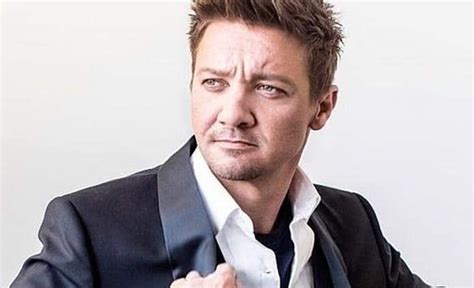 JEREMY RENNER REGRESA RECARGADO EN SU CUMPLEAÑOS 53