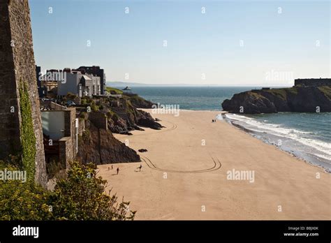 South Beach And St Catherine S Island Tenby Pembrokeshire Wales Stock