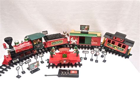 North Pole Express Remote Control Train Set | EBTH