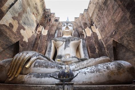 Parque histórico de sukhothai Foto Premium