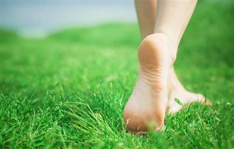 Wallpaper Greens Grass Girl Nature Background Wallpaper Feet