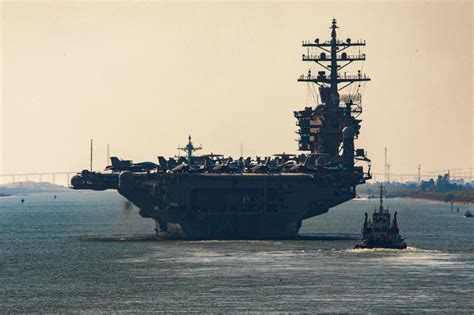 IKE Carrier Strike Group Arrives in Middle East Region > United States ...