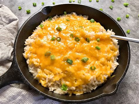 Cheesy Rice With Garlic And Onion