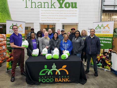 Giant Food Shady Brook Farms Donate 11k Turkeys To Food Banks