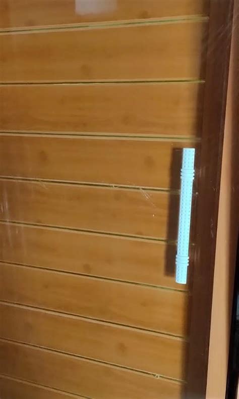 Pintu Kamar Mandi Pvc Motif Garis Hologram Coklat Urat Kayu Perabotan