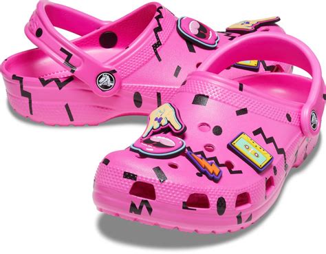 Яркие Crocs из фестивальной коллекции — The Village